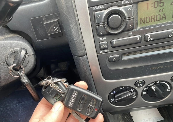 Toyota Avensis cena 2900 przebieg: 330000, rok produkcji 2001 z Wejherowo małe 137